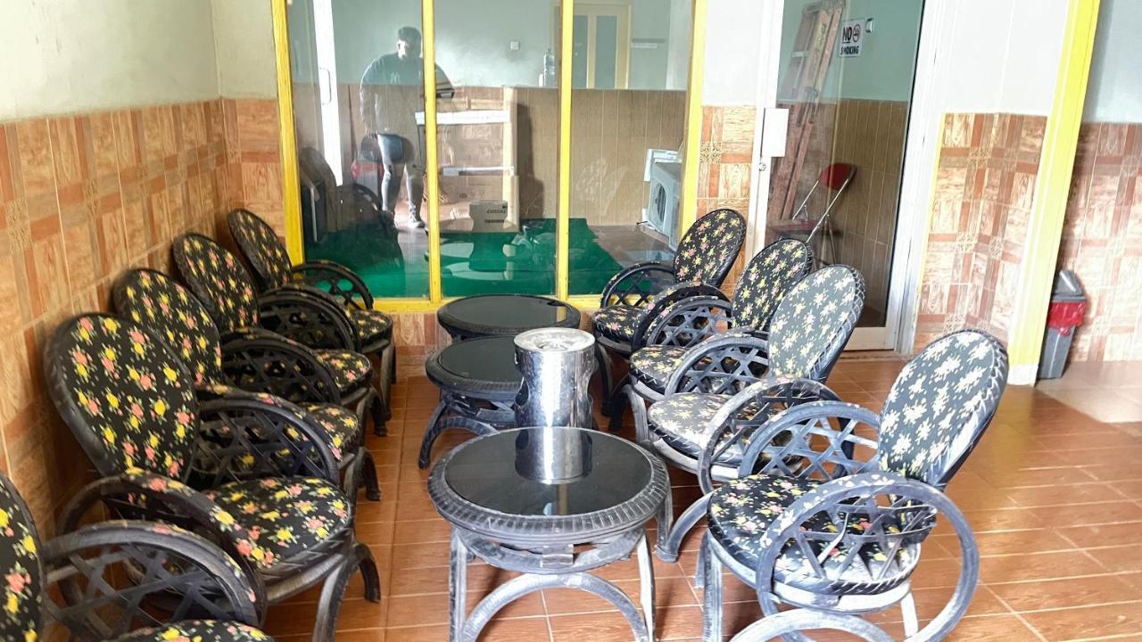 Oyo 93119 Guest House Leo Patra Muara Badak Luaran gambar