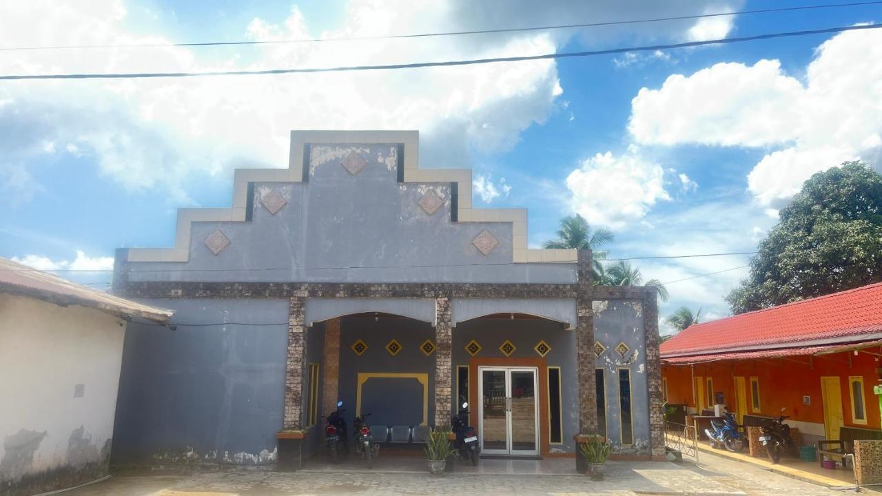Oyo 93119 Guest House Leo Patra Muara Badak Luaran gambar