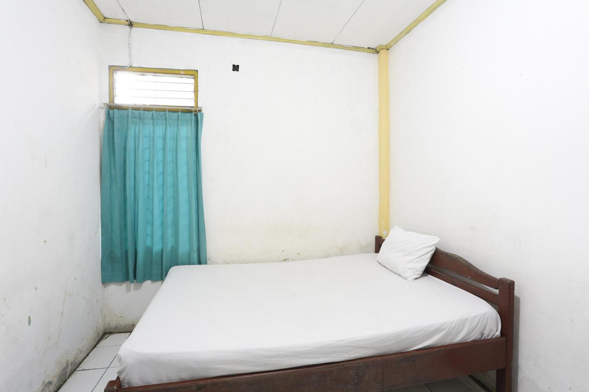 Oyo 93119 Guest House Leo Patra Muara Badak Luaran gambar